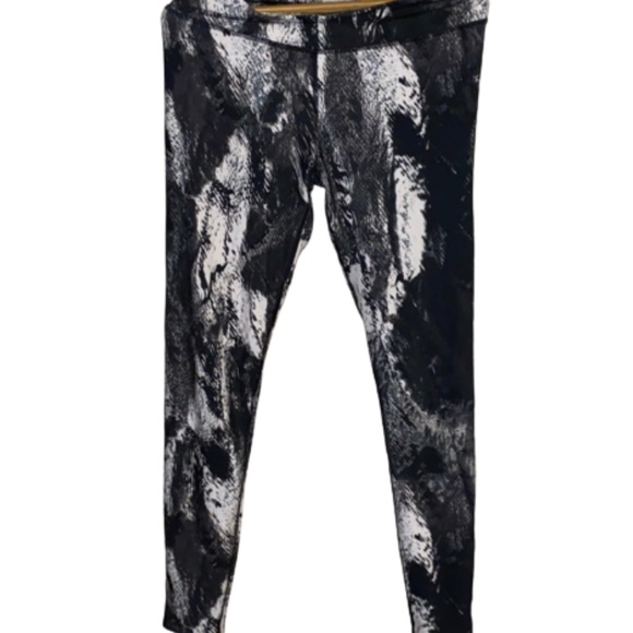 Under armour compression workout pants snake print - Picture 2 of 4